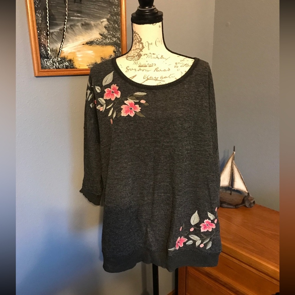 Floral Embroidered Gray Top
